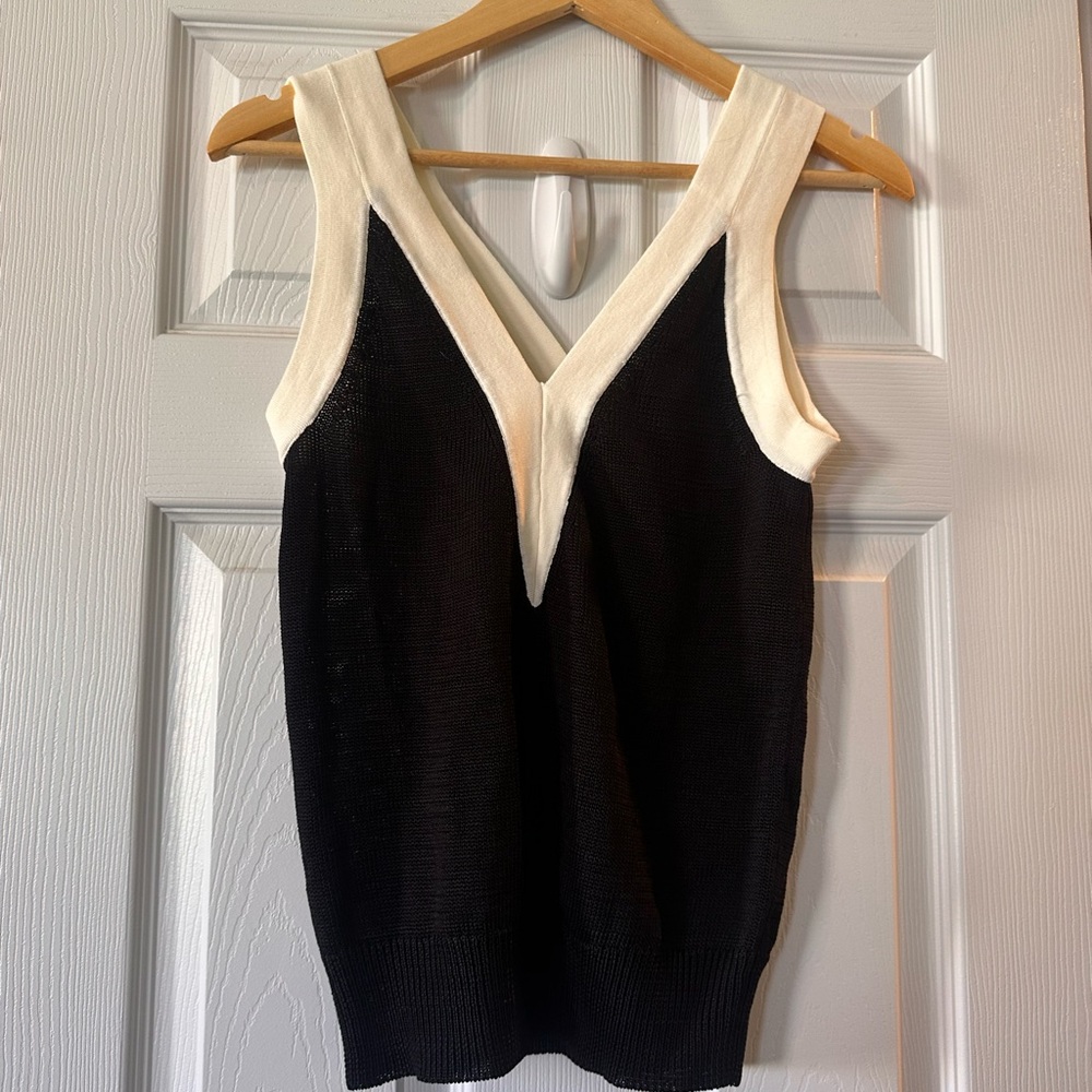 Reid’s Black & Cream V-Neck Knit Tank Top